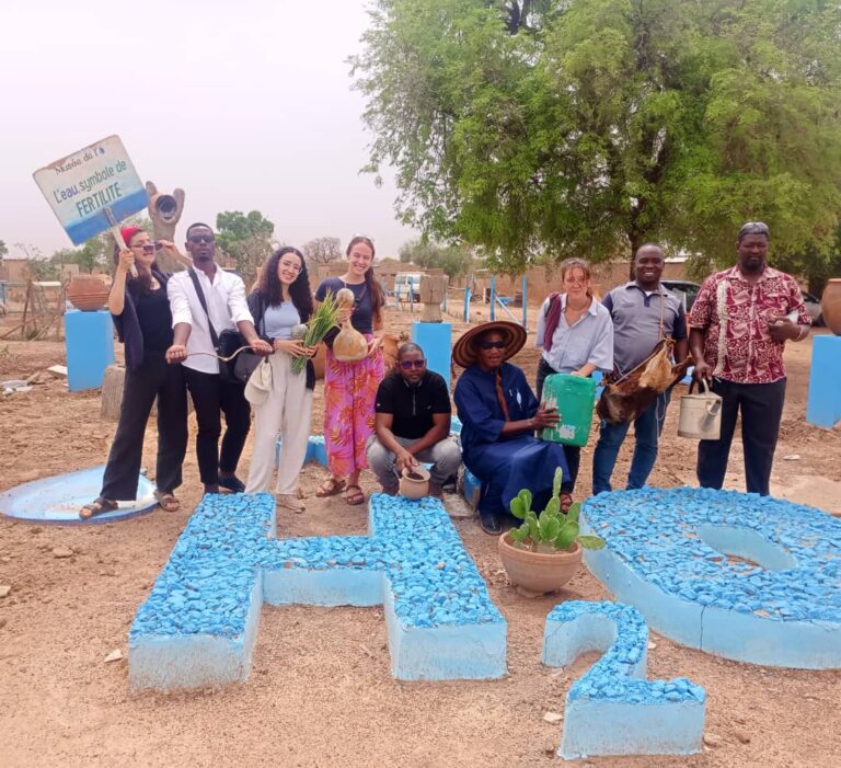 DES ÉTUDIANTS EN MASTER ERASMUS MUNDUS CCD -STEVE DE L UNIVERSITÉ JOSEPH KY ZÉRO VISITENT LE MUSÉE DE L EAU LE 1ER MAI 2024