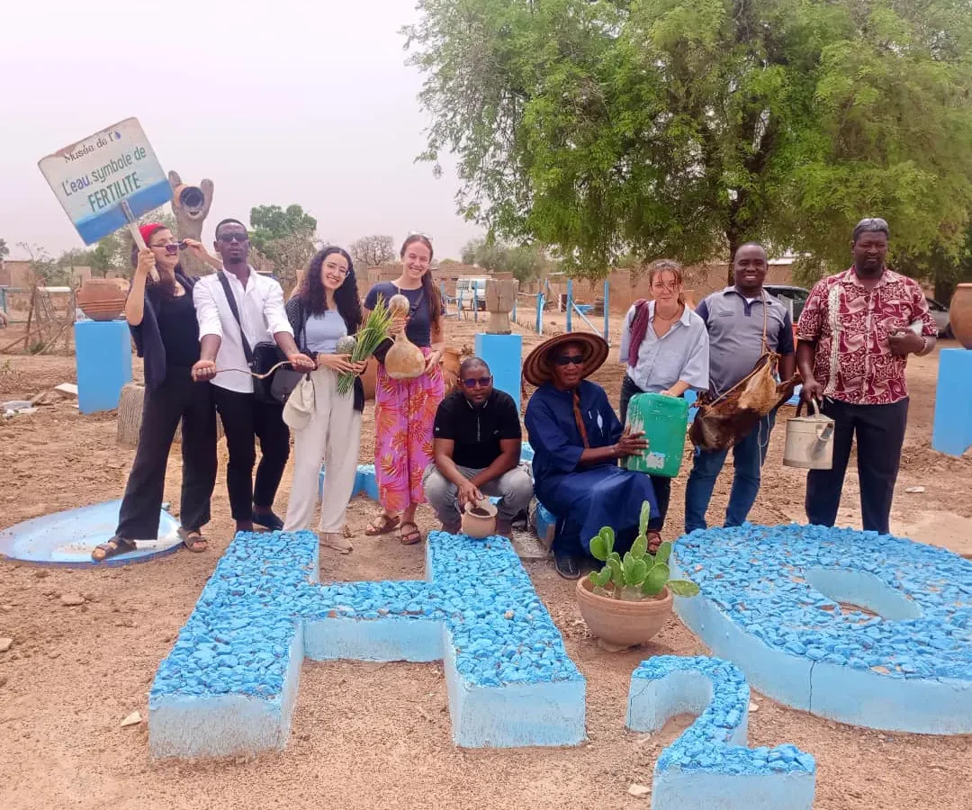 Photo de l'article : Des étudiants du master Erasmus Mundus CCD-STEVE (Université Joseph Ki-Zerbo) visitent le Musée de l’Eau