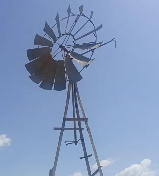 Éolienne de pompage sur le site du musée.